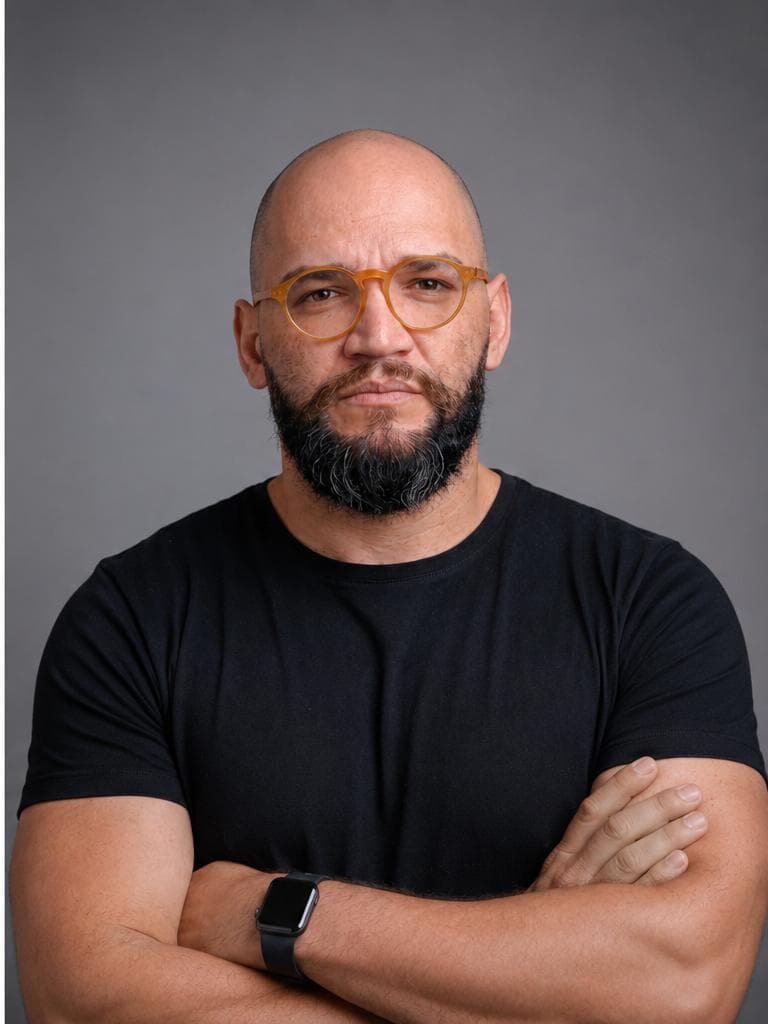 Júlio Diógene durante uma palestra